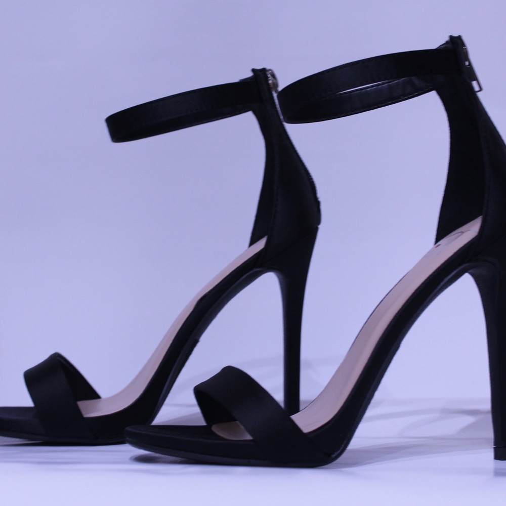 Black minimalist high heels